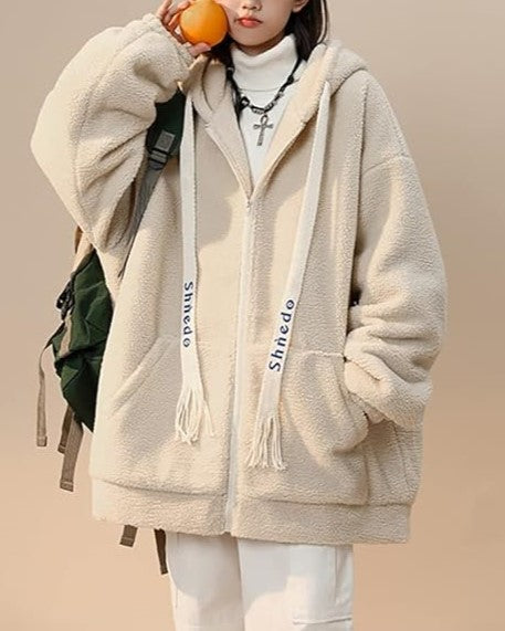 Figurschmeichelnde Damen Winterjacke in Übergröße, eine stilvolle Wahl für die kalte Jahreszeit.
