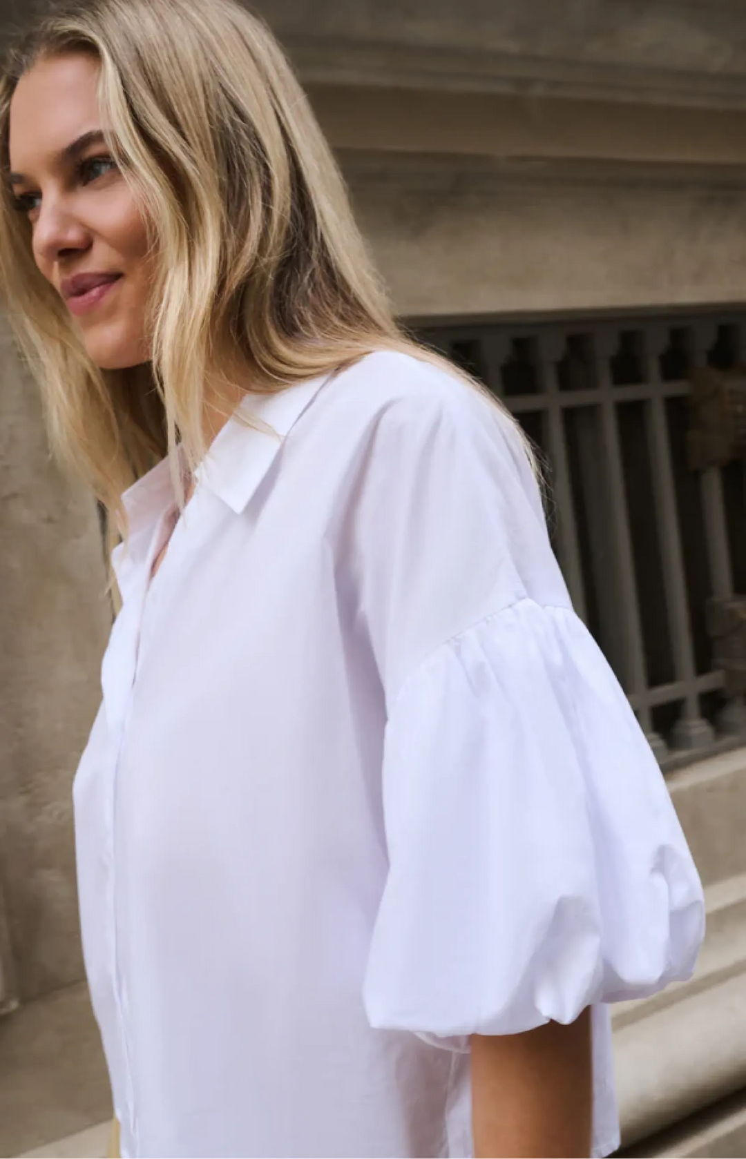 Vielseitige Damen Oversize-Bluse mit Ballonärmeln; elegant, bequem & perfekt für Frühling/Sommer.