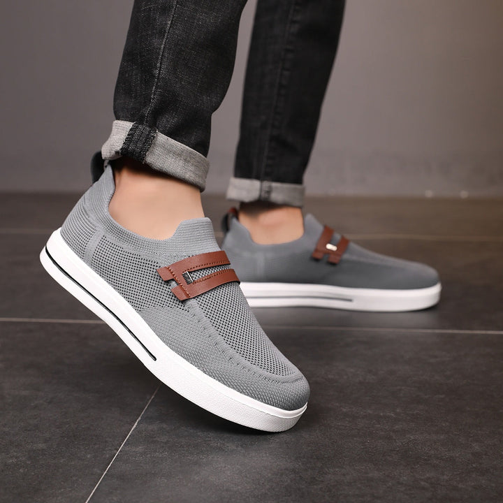 Atmungsaktive Herren Sneaker, leichte Slip-Ons für hohen Komfort im Sommer.