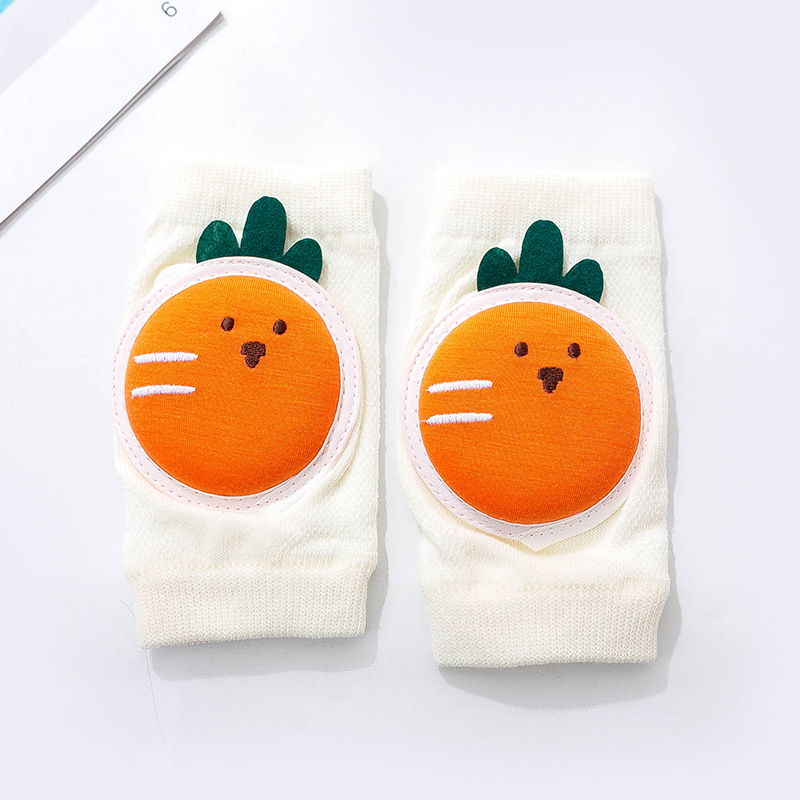 Rosa Baby Knieschoner zum Krabbeln, ein süßes und nützliches Babyaccessoire.