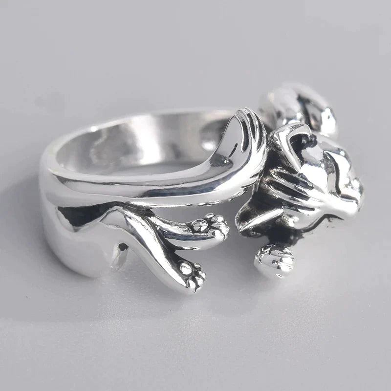 Stilvoller Damen Glückskatzenring in Sterlingsilber, verstellbar und elegant, für den besonderen Look.