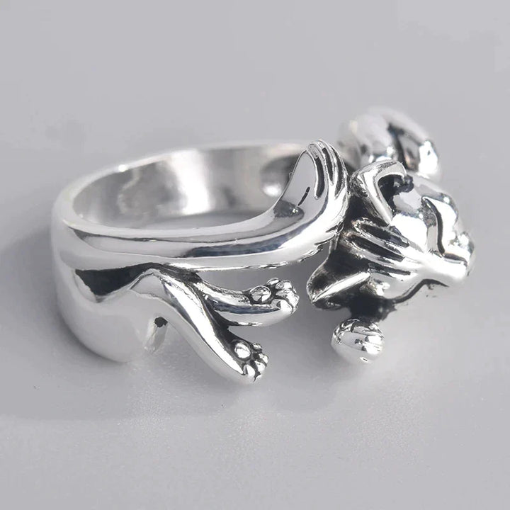 Stilvoller Damen Glückskatzenring in Sterlingsilber, verstellbar und elegant, für den besonderen Look.