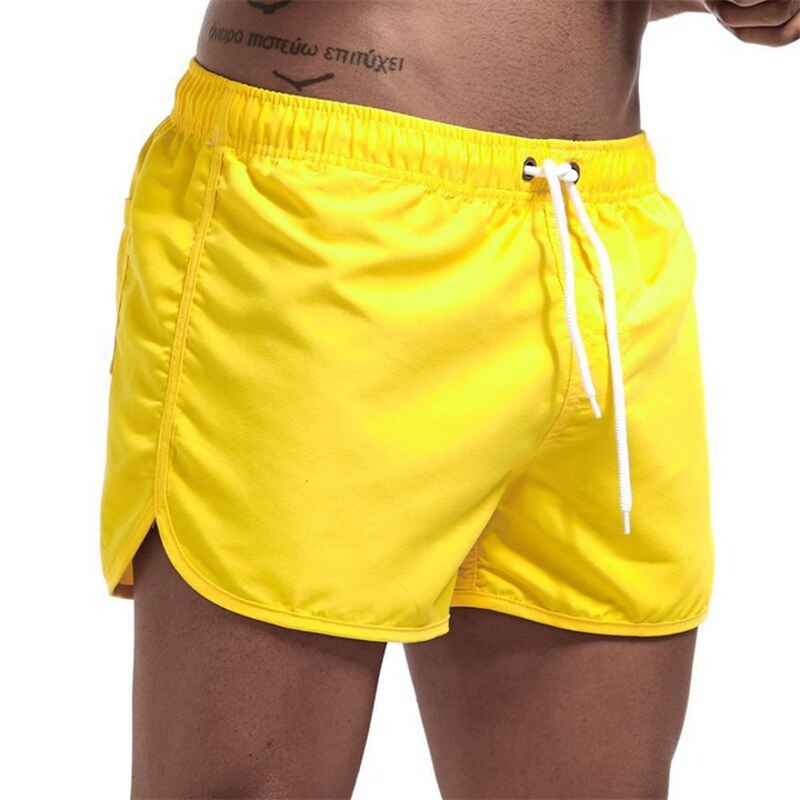 Leichte Herren Schwimmshorts: Schnelltrocknend, atmungsaktiv und stylisch – die ideale Badehose für heiße Sommertage.