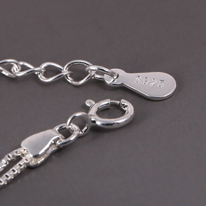 Modisches Silberarmband für Frauen mit minimalistischem Stern-Design, bequem und schick.