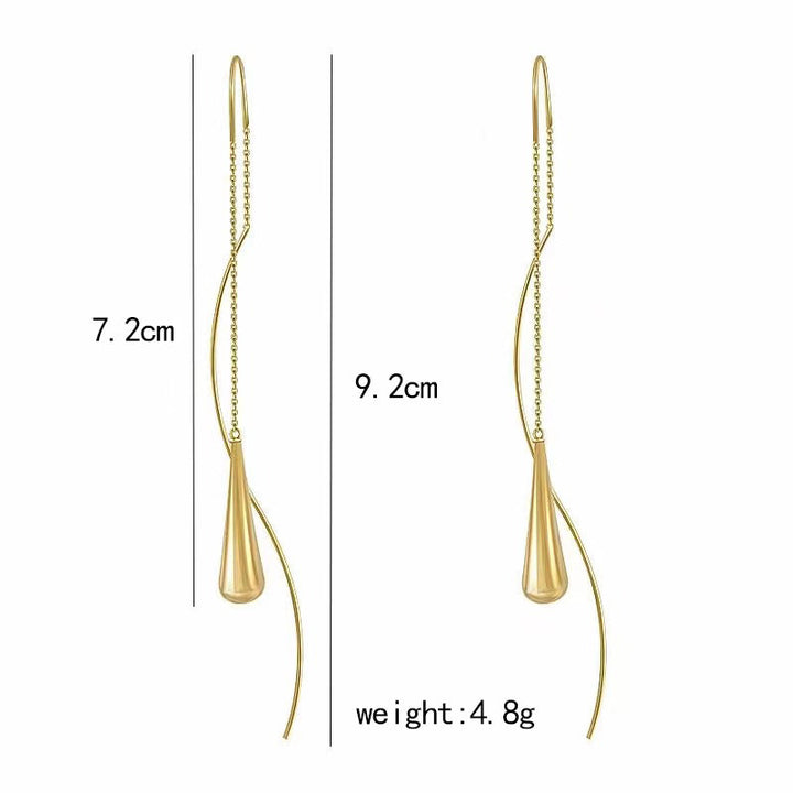 Schicke goldene Wassertropfen-Ohrringe für Damen, perfekt für elegante Outfits & besondere Anlässe.