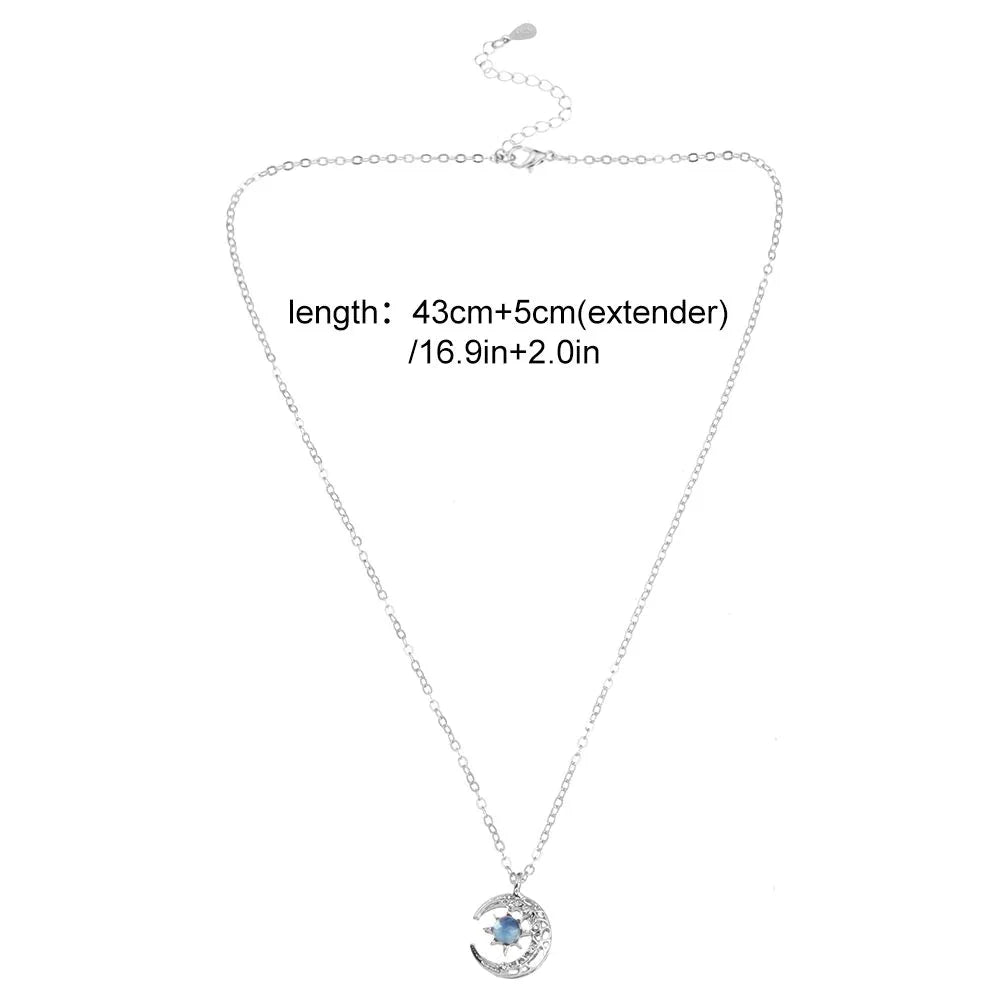 Funkelnde Damenkette mit Halbmond & Stern aus Silber und Kristall. Perfekte Geschenkidee für besondere Anlässe.