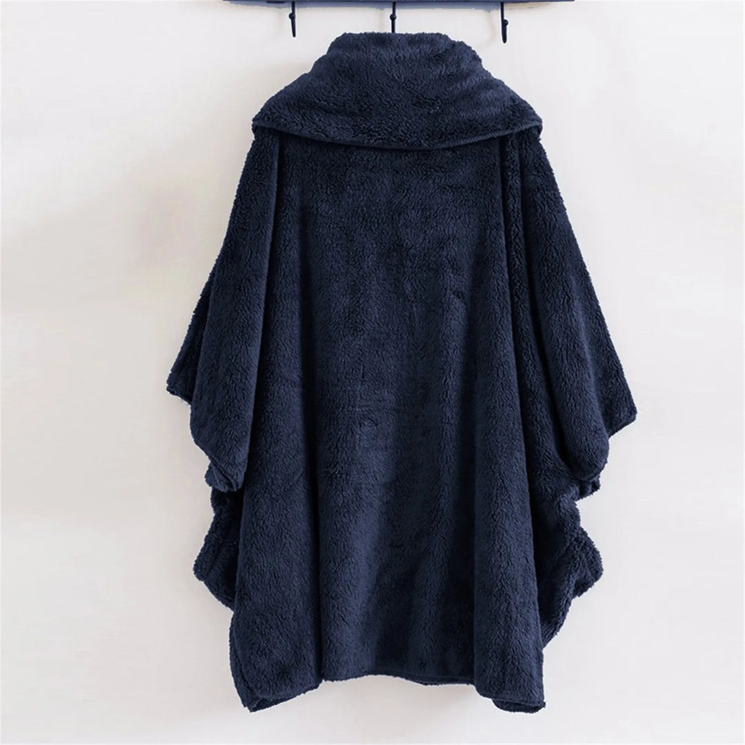 Detaillierte Ansicht: Kapuze & Reißverschluss der bequemen Damen Übergröße Windjacke.