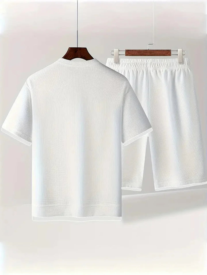 Herren Loungewear Waffelstrick Set: Atmungsaktives Kurzarm T-Shirt & Shorts für Entspannung.