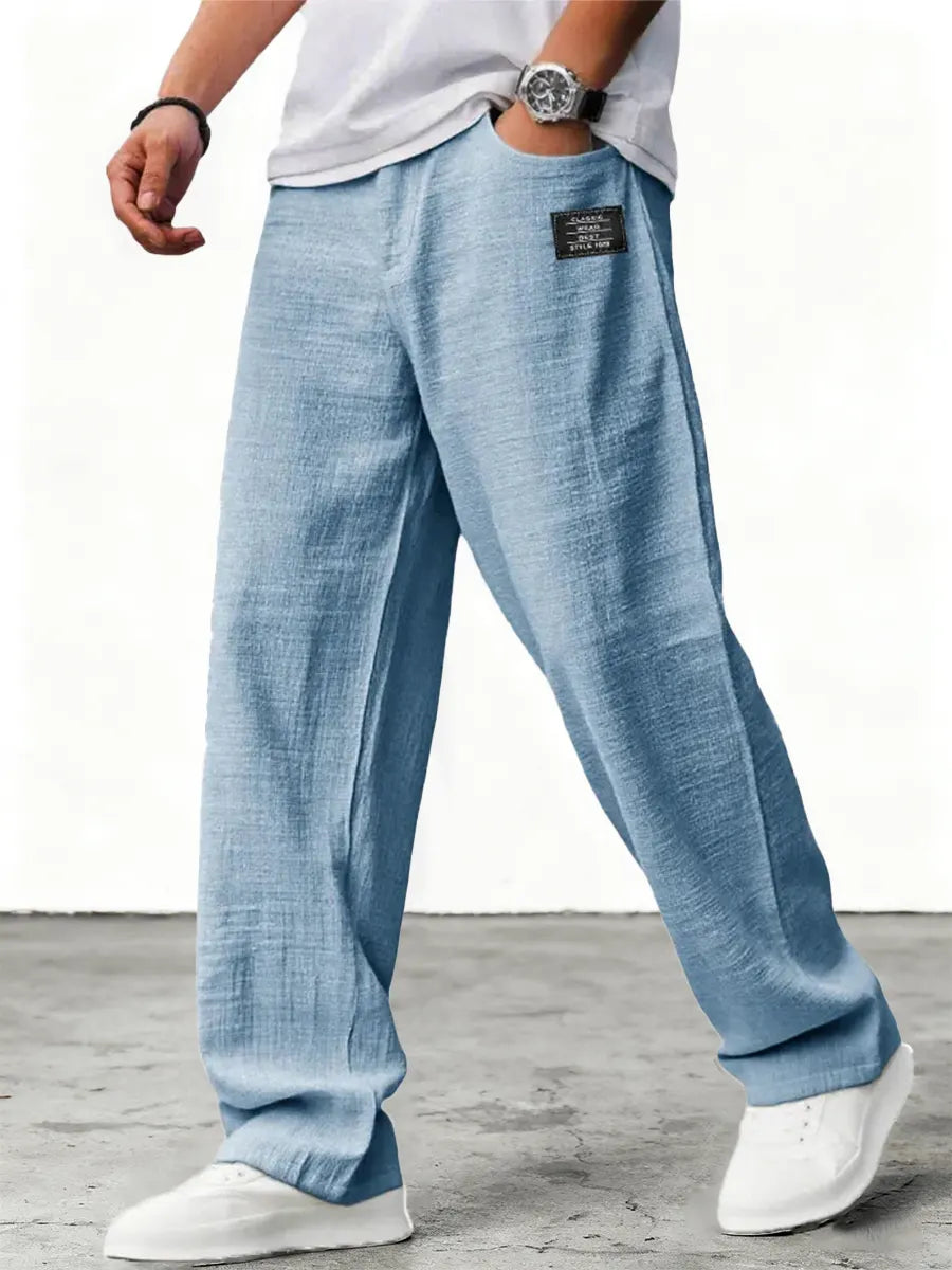 Bequeme Herren Freizeithose mit weitem Bein & Kordelzug. Lockere Sommerhose für Männer, gerader Schnitt, optimaler Komfort.