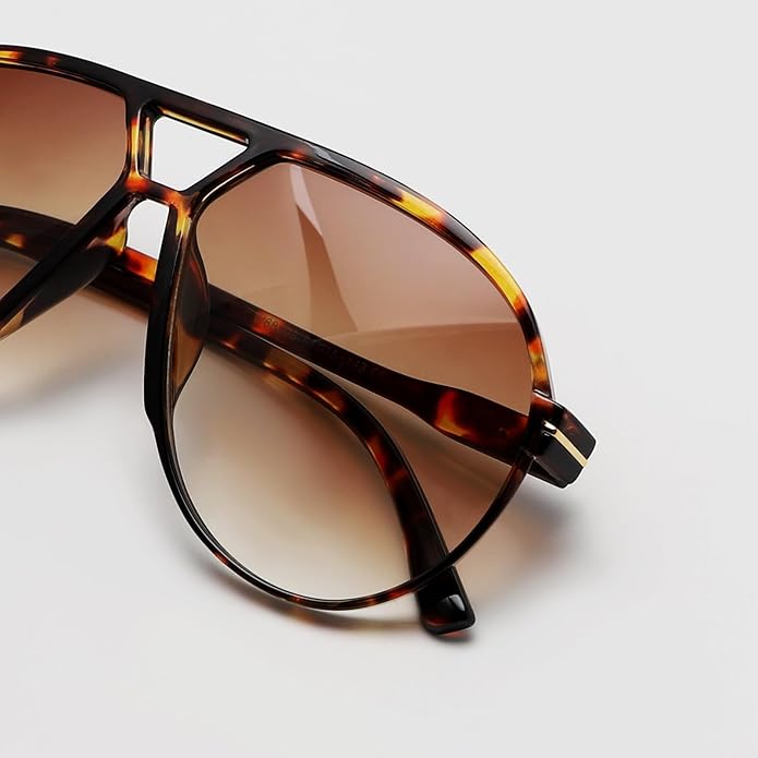 Retro Oversized Aviator Sonnenbrille, unisex, UV400 Schutz, für lässigen Style am Strand im Sommer.