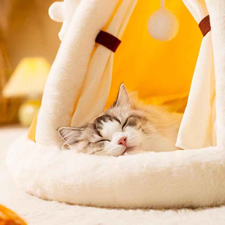 Kuscheliges Katzenzelt aus Plüsch, ein gemütlicher Rückzugsort und weiches Katzenbett für alle Samtpfoten.