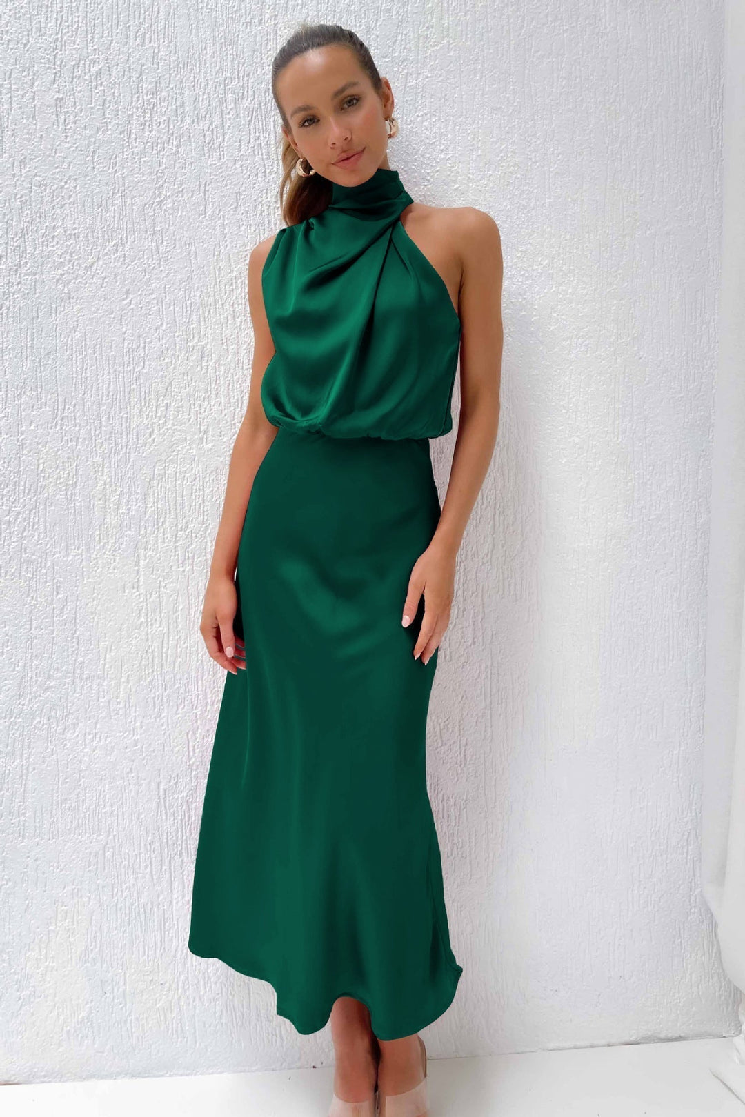 Schönes Damen Maxikleid, Halterneck Design, elegantes Kleid für jeden besonderen Anlass.