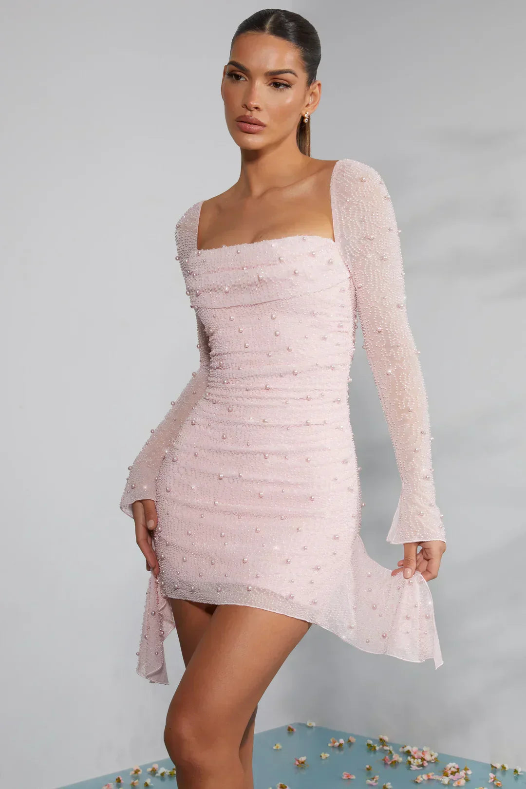 Schwarzes Damen Kragenkleid, Minikleid, elegant & modern, perfekt für jeden Anlass.