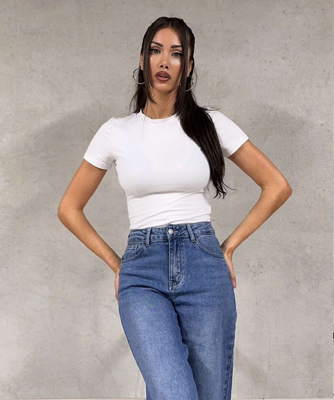 Damen Wide Leg Jeans in Dunkelblau, weiter Schnitt für ultimativen Tragekomfort. Trendige Stretch Hose im Denim Style.