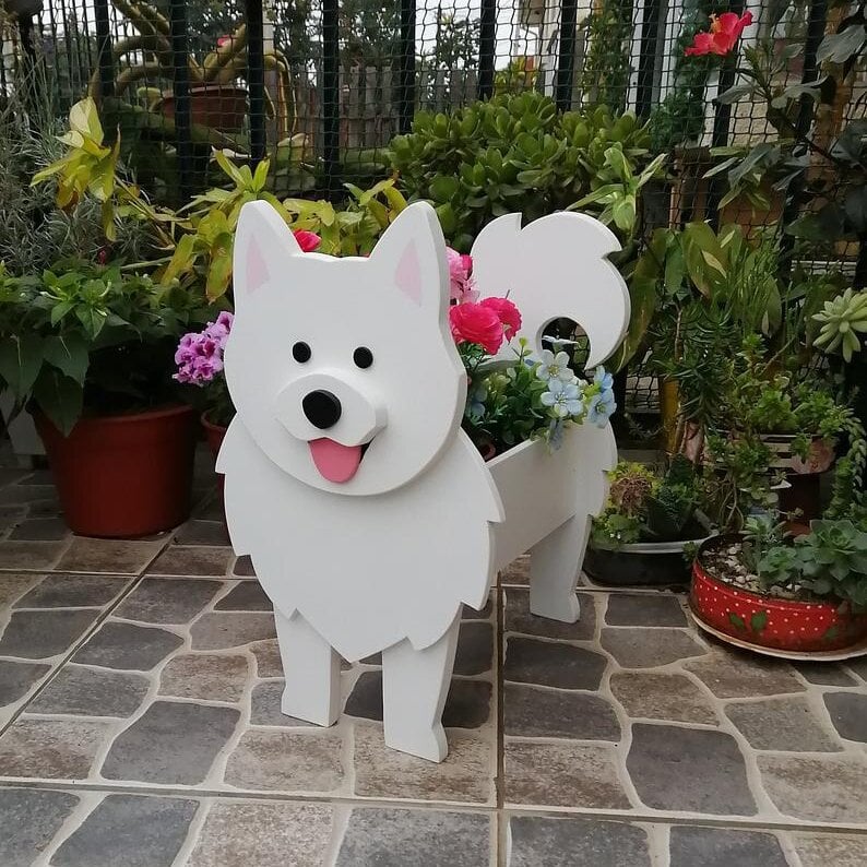 Dekoratives Tier-Pflanzgefäß: Handbemalter Hunde-Blumentopf für eine persönliche Note.