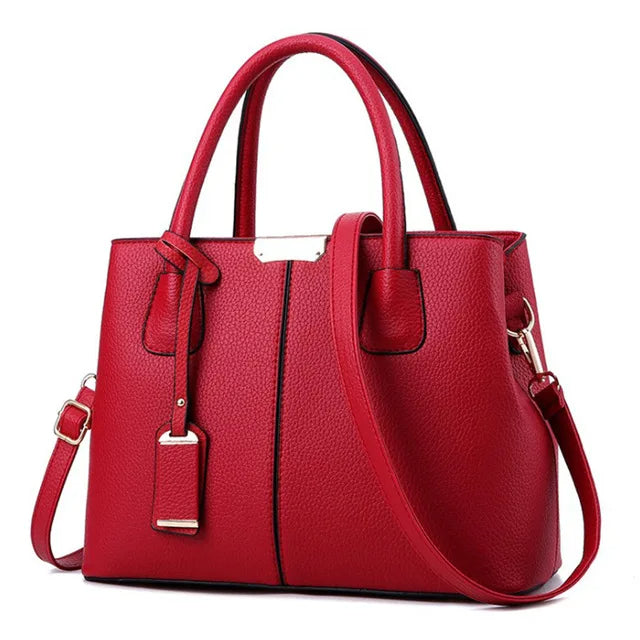 Offene Damen Handtasche, Innenraum sichtbar. Organisiertes Design, ideal für tägliche Essentials.