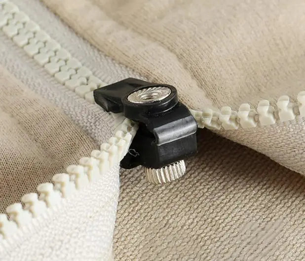 Nachhaltiges DIY Reißverschluss Reparatur Set. Ersetze Zipper Schieber an Jacken & Taschen statt neu zu kaufen.