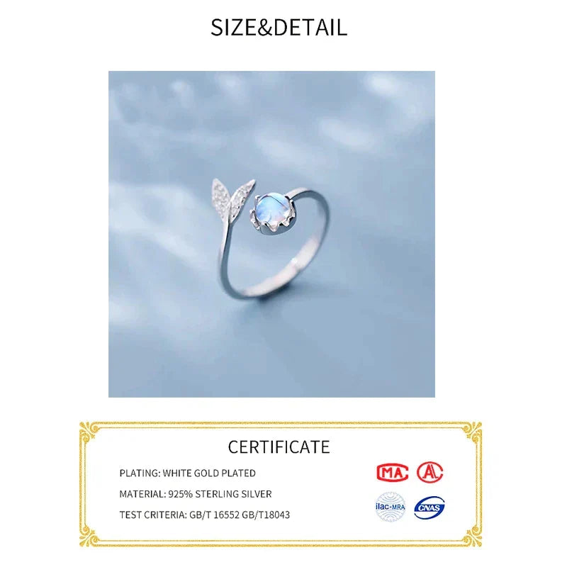Stilvoller Damenring mit echtem Mondstein, verstellbarem Band aus glänzendem 925er Silber.