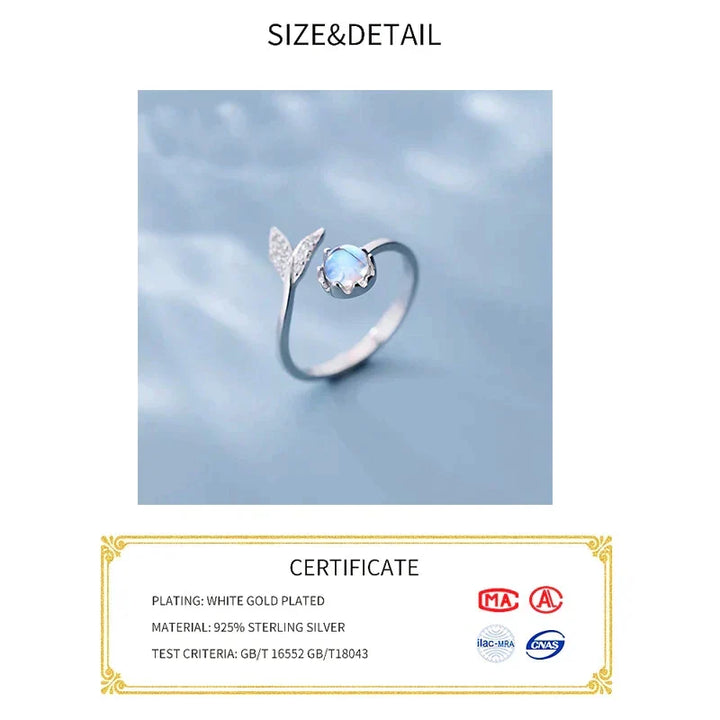 Stilvoller Damenring mit echtem Mondstein, verstellbarem Band aus glänzendem 925er Silber.