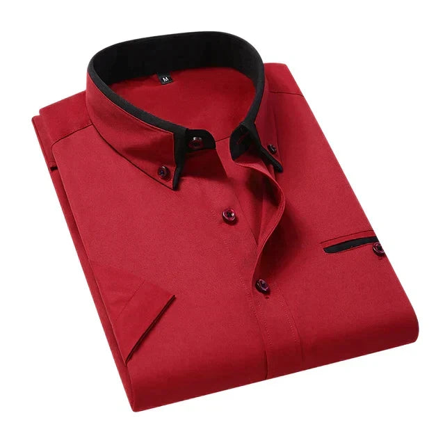 Modernes Herrenhemd mit kurzen Ärmeln, in frischer Farbe, ideal für elegante Sommerlooks.