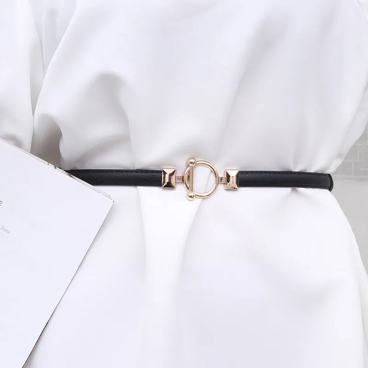 Damen Gürtel minimalistisch, Schwarz. Edles Accessoire, betont die Taille bei Kleidern.