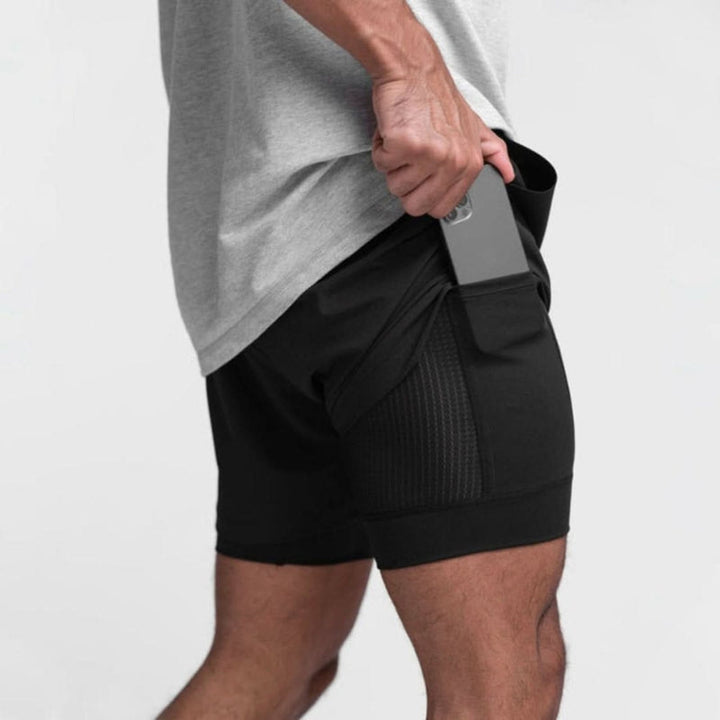 Atmungsaktive Herren 2-in-1 Sportshorts für intensives Training & Sommer.