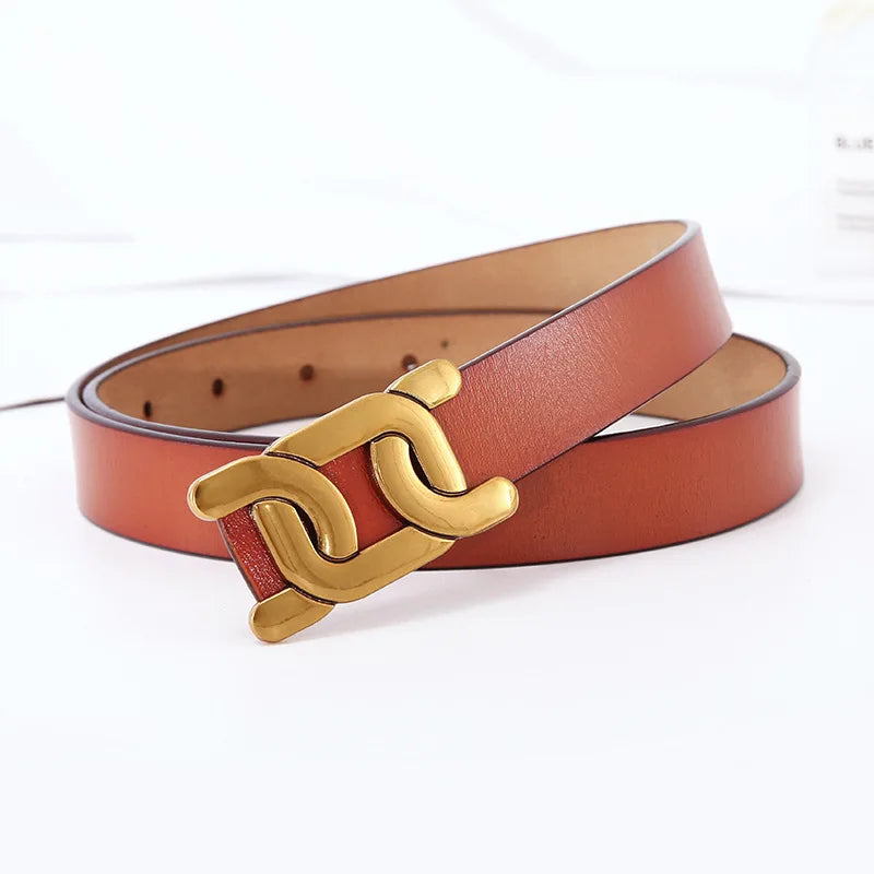 Stilvoller Damen-Gürtel mit eleganter Schnalle. Italienisches Accessoire, perfekt für einen modischen Look.