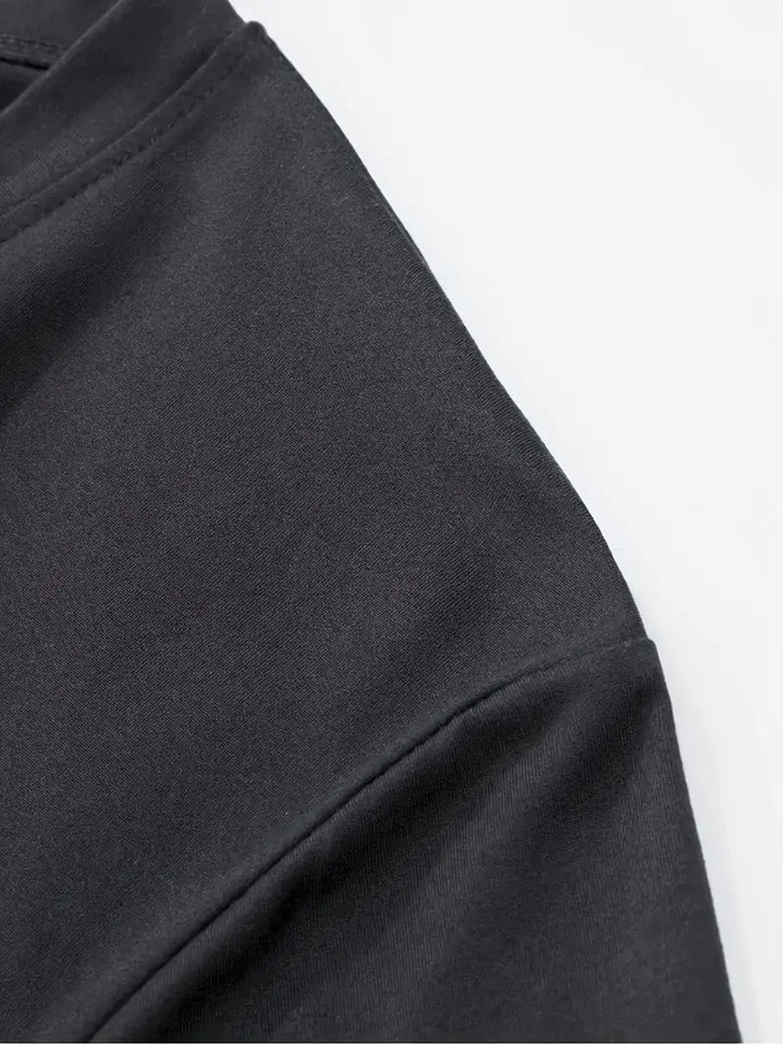Klassisches Herren V-Ausschnitt T-Shirt, Slim Fit Kurzarm, modern interpretiert.