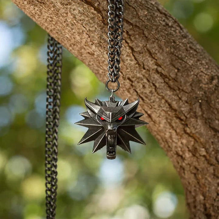 Stylische Unisex Wolfsmedaillon Halskette, The Witcher Fanartikel für Geralt von Riva Enthusiasten.