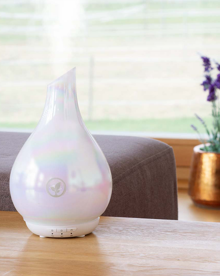 Eleganter Ultraschall Aroma Diffuser mit LED-Licht und Glasdesign für entspannende Raumbeduftung und Wohlbefinden.