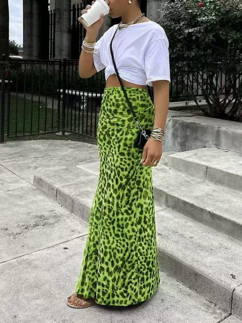 Eleganter Damen Maxirock mit Leopardenmuster. High-Waist Printrock, figurbetont, ideal für Freizeit & Anlässe.
