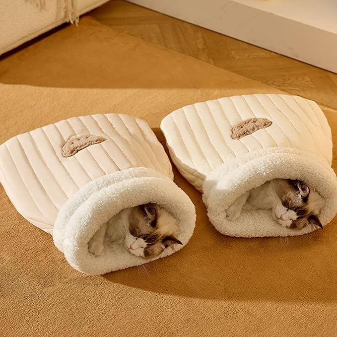 Weiches Katzenbett für Geborgenheit: Gemütliche Kuschelhöhle aus Plüsch als Schlafplatz für Katzen.