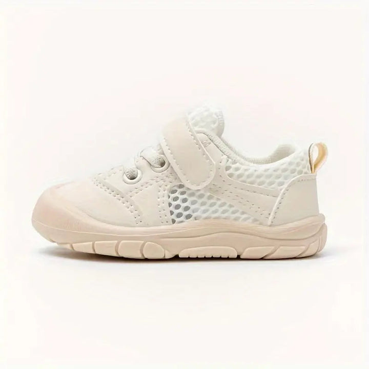 Barfußschuhe für Babys fördern natürliche Bewegungsfreiheit, Komfort & gesunde Fußentwicklung.