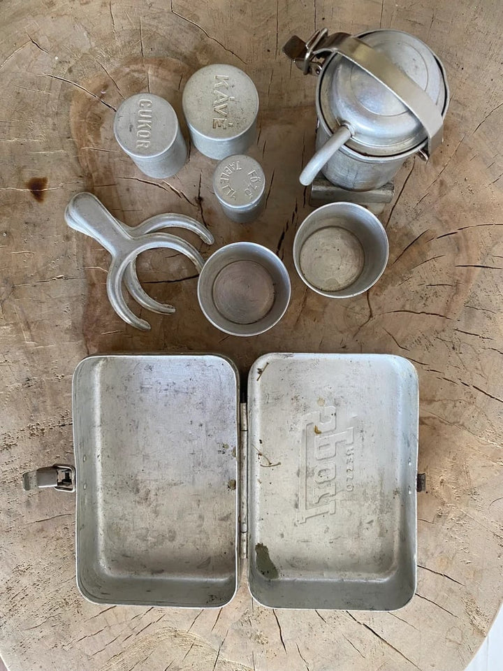 Kompaktes Vintage Espresso Kaffee-Set für Outdoor-Fans, genieße Kaffee unterwegs beim Camping oder Wandern.
