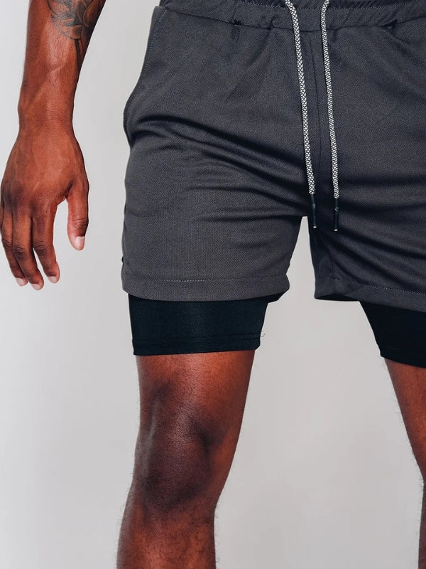 Bequeme Herren Sommershorts mit Stretch-Material für maximale Flexibilität.