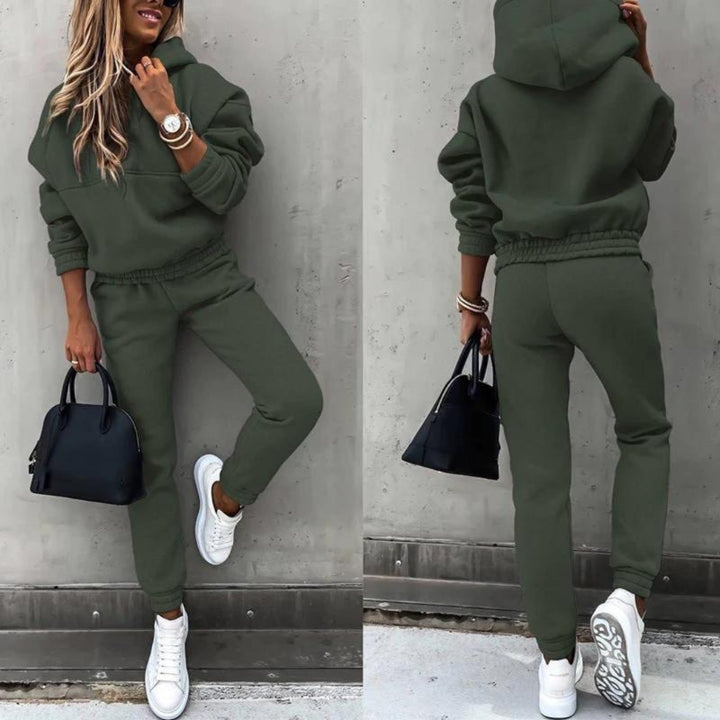 Hochwertiger Damen Freizeit-Jogginganzug für Komfort & Stil im Alltag. Perfekte Sportbekleidung für jede Saison.