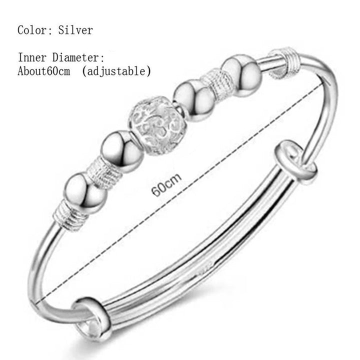 Modisches Damen Glücksperlen Armband aus 925er Silber am Handgelenk getragen, elegant & bequem.