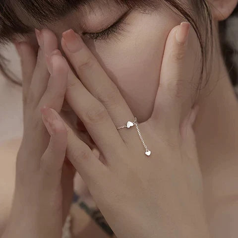 Glänzender Silber-Herzring für Damen, verstellbar, mit edlen Quasten.