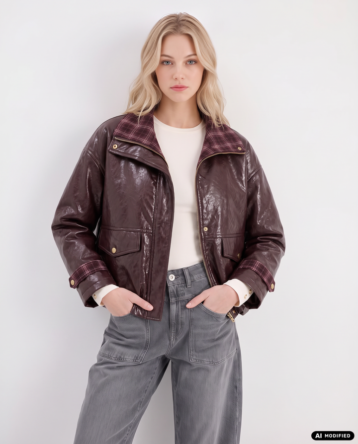 Trendige Damen Übergangsjacke mit stilvollem Karokragen und funktionalen Pattentaschen. Modisch & vielseitig.