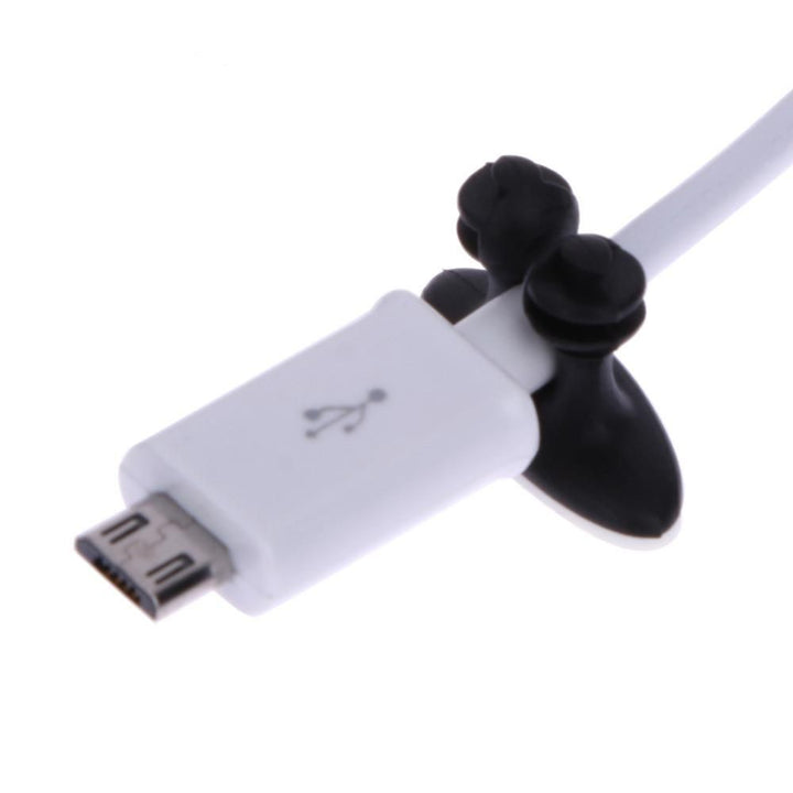 Kabelmanagement mit 8 Auto-Kabelclips. Fixiert Autokabel sicher und verhindert Kabelgewirr im Fahrzeuginnenraum.