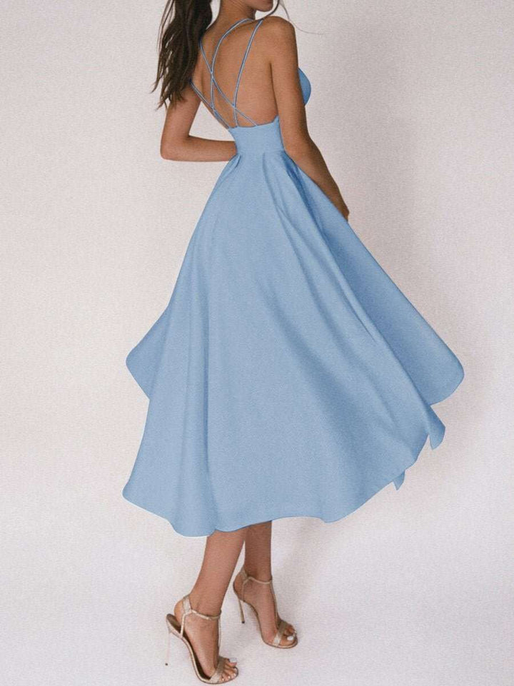 Vielseitiges Damen Maxikleid mit V-Ausschnitt und Spaghettiträgern, perfekt für Strand oder Stadt.