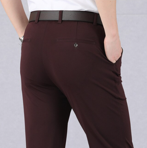 Knitterarme Herren-Reisehose, bereit für jedes Abenteuer, ohne Bügeln, stets gepflegt und stilvoll.