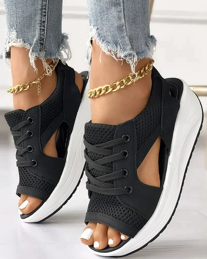 Rutschfeste Damen Sandalen mit Schnürung, orthopädisch und flach, perfekt für den Sommer.