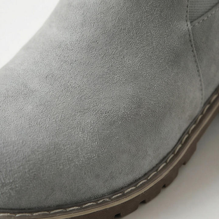 Damen Stiefeletten, braun, mit bequemem Blockabsatz & Schnalle. Wildleder-Optik für eleganten Look. Alltagstauglich.