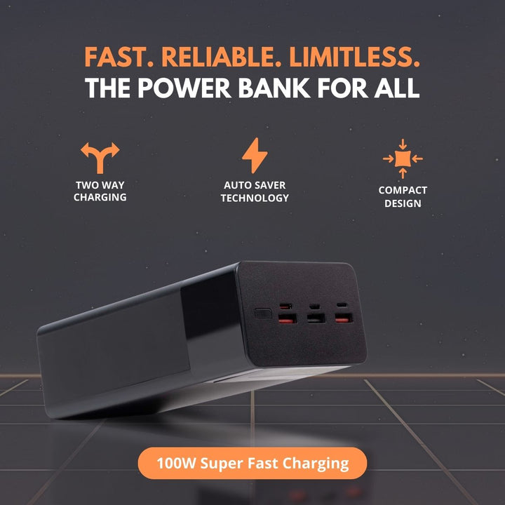 Handliche mobile Powerbank 40.000 mAh, 100W PD, lädt Notebook & Smartphone gleichzeitig auf dem Schreibtisch.