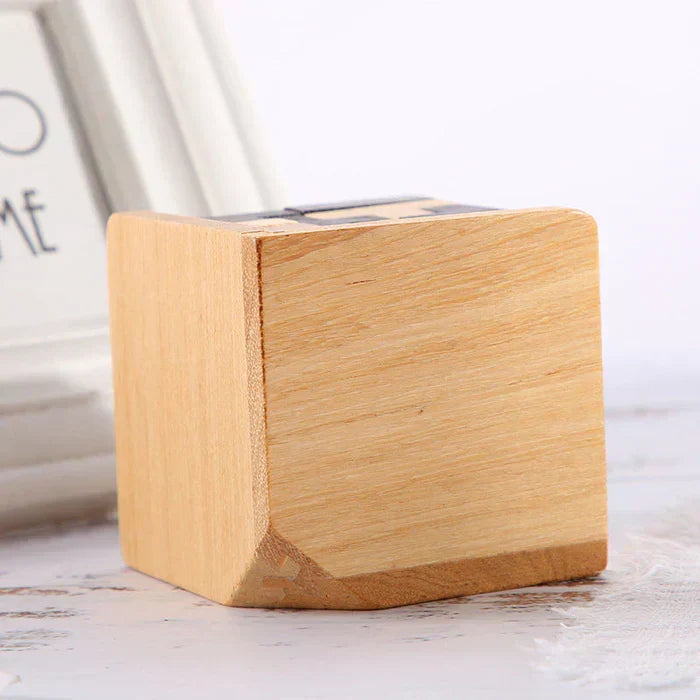 Detailreiches 3D Holzpuzzle, ein kniffliges Logikspiel, das Feinmotorik und räumliches Denken schult.