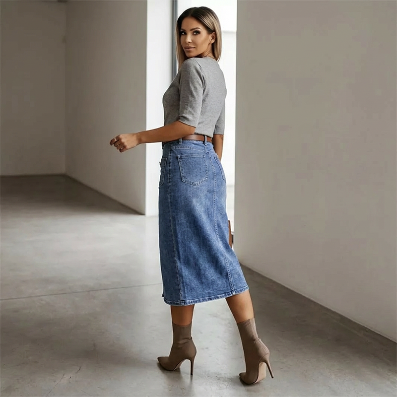 Schwarzer Damen High-Waist Bleistiftrock, Jeans-Material, vielseitig für Büro und Abend, stilvoller Look.