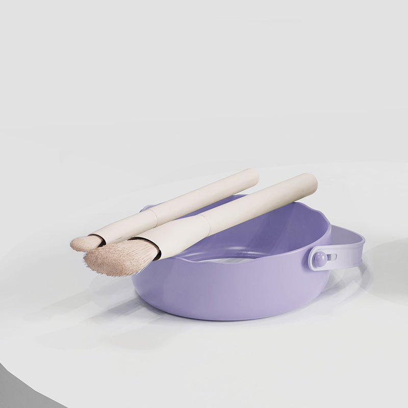 Komplette Pinselpflege-Lösung: Reinigen, Trocknen und Aufbewahren von Make-up-Pinseln für perfekte Ergebnisse.