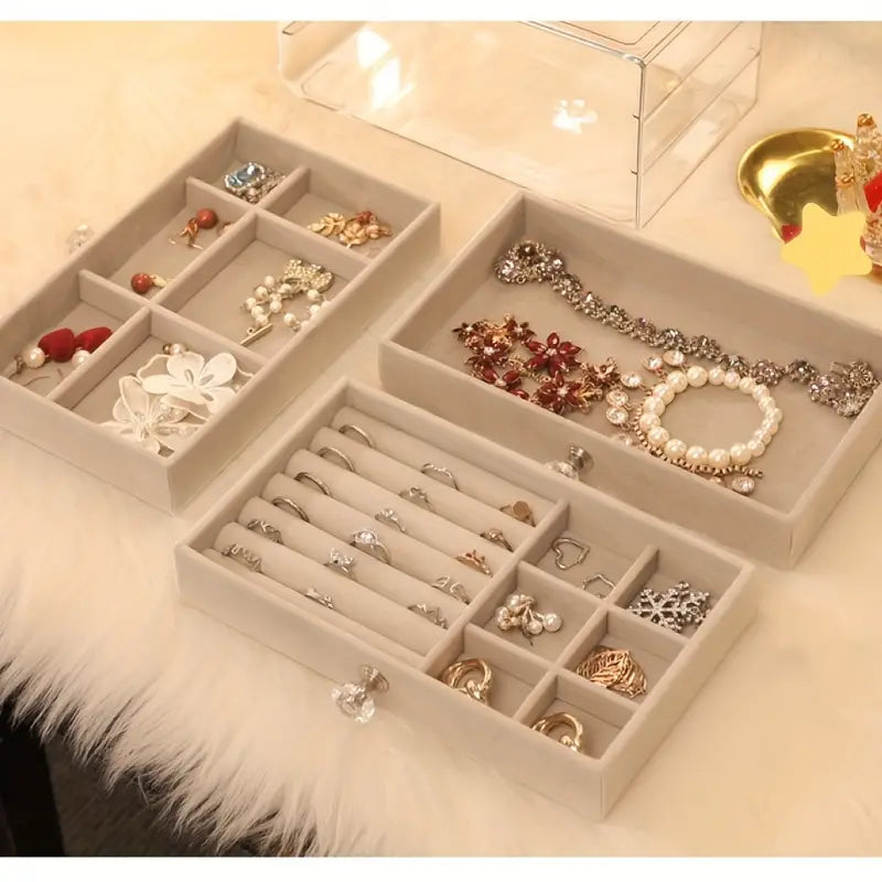 Design Schmuckkasten, 3-lagig, mit durchsichtigen Schubladen für einfachen Zugriff auf Schmuck.