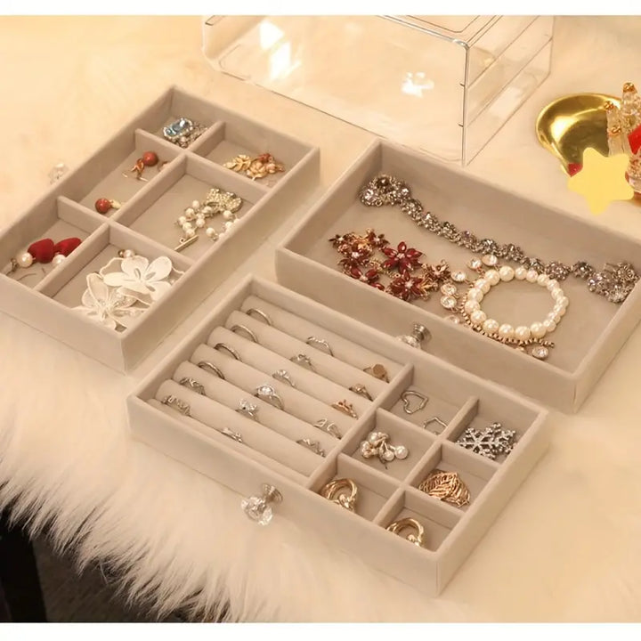 Design Schmuckkasten, 3-lagig, mit durchsichtigen Schubladen für einfachen Zugriff auf Schmuck.